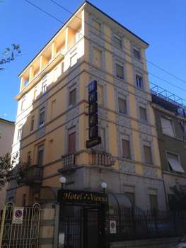 www.hotelviennamilano.com