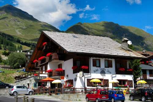 www.hotelsantasan.com