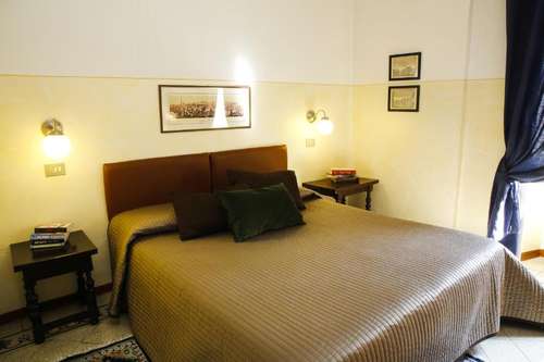 www.albergogarisenda.com