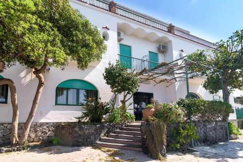 www.hotelrivieraprocida.com.es