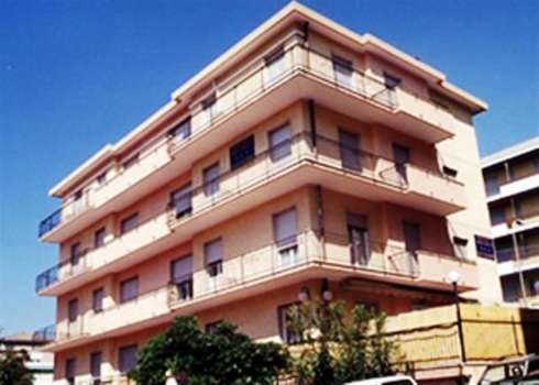 www.hotelsannazario.it