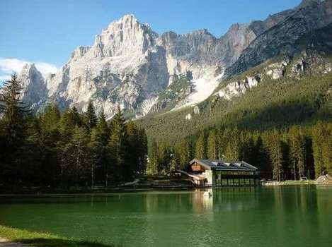 www.chaletallagocortina.it
