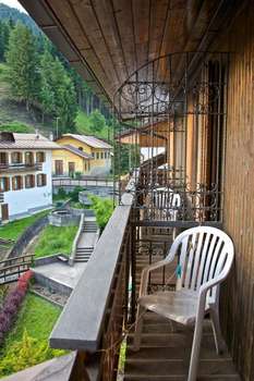 www.albergoiris.com
