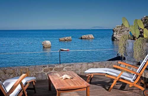 www.hotelcapolagala.com