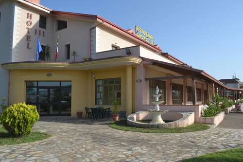 www.hotelristorante111.org