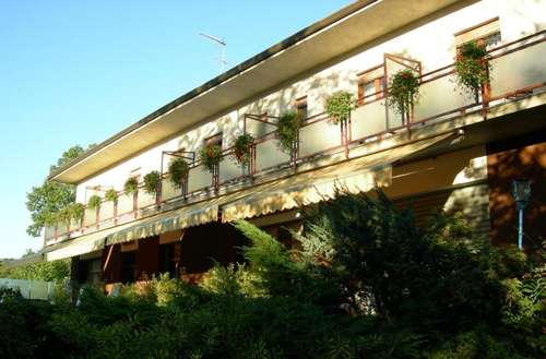 www.lagenzianellahotel.it