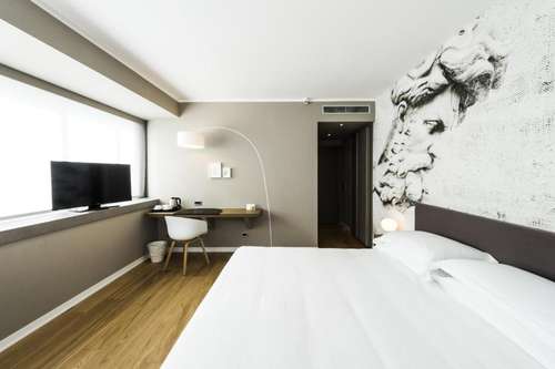 www.crystalhoteltrapani.it