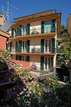 www.hotelamici.it