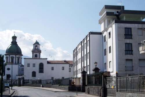 www.hotelcasapellegrino.com