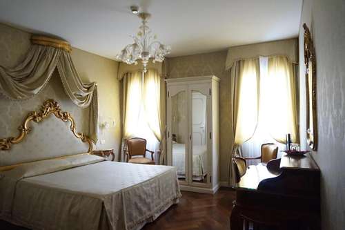 www.locandaorsaria.com