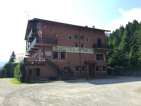 www.pineta-albergo.it