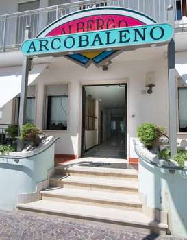 www.albergoarcobaleno.it