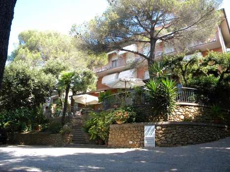 www.hotelrosadeltirreno.it