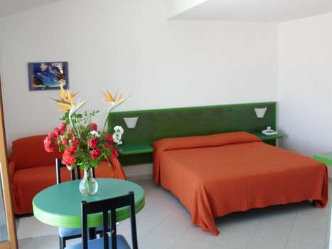 www.hotelpiccada.com