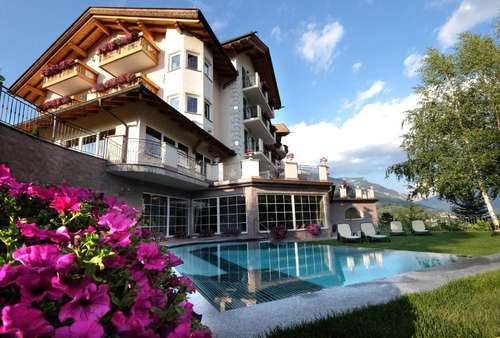 www.hotel-lagorai.com