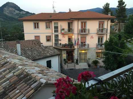 www.hotelmagda.com