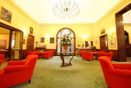 www.hotelpalacebologna.com