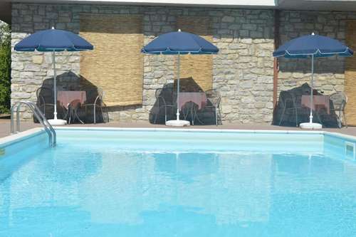 www.hotelbelvederepassignano.com