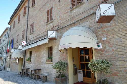 www.hotelcastagno.com