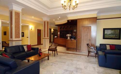 www.hotelrealefiuggi.com