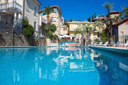www.hotelvillaigea.com