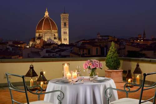 www.hotelsantamarianovella.it