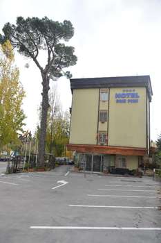 www.hotelduepini.com