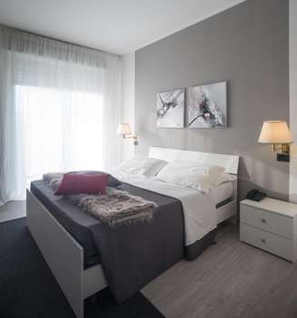 www.roeroparkhotel.it