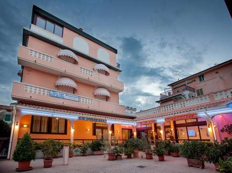 www.hotelsileoni.it