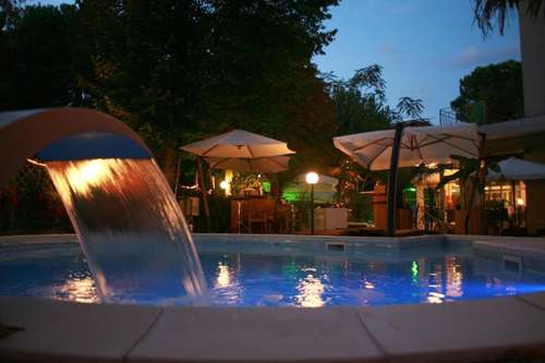 www.hotelbengasi.com