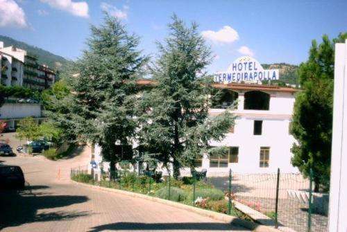 www.termedirapolla.it