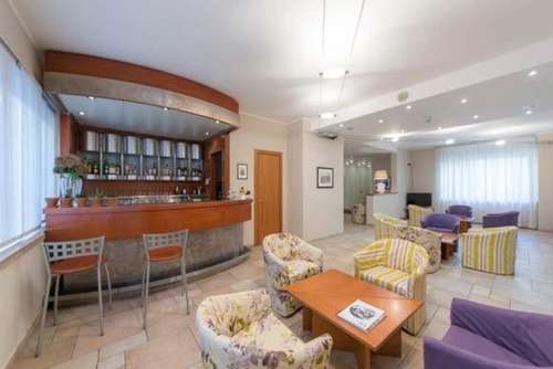 www.hotelluxalessandria.com