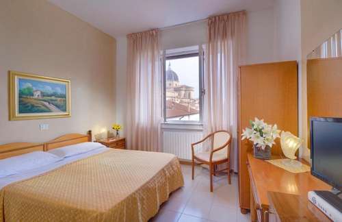 www.loretohotel.it