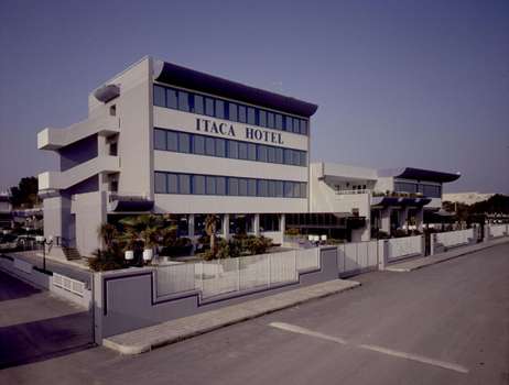 www.itacahotel.it