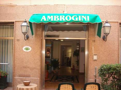 www.hotelambrogini.com