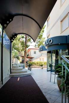 www.hotel-sirolo.eu