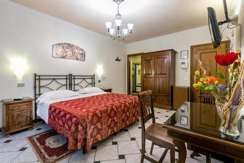 www.hotelcollodi.com