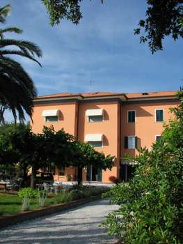 www.hotelbellonda.com