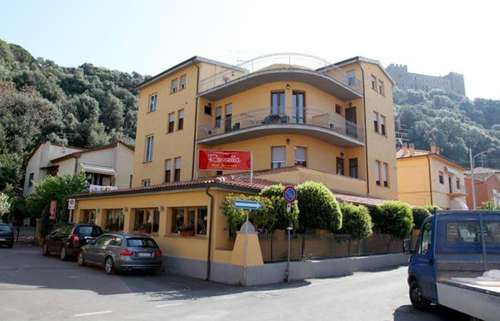 www.albergorossella.it