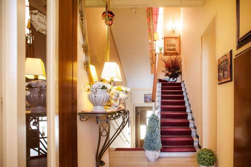 www.hoteltina.com