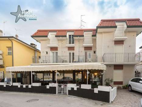 www.hotelavenusta.it