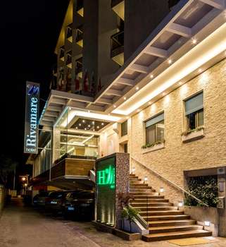 www.rivamarehotel.com