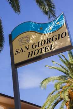 www.hotelsangiorgiovasto.it