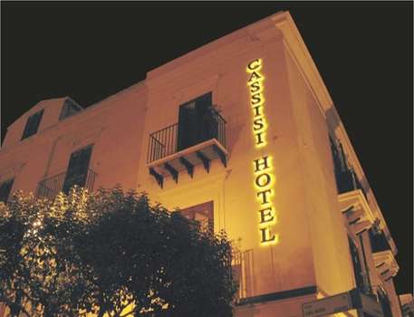 www.cassisihotel.com