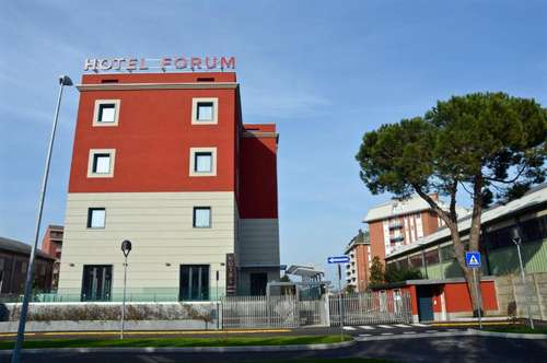 www.hotelforummilano.it