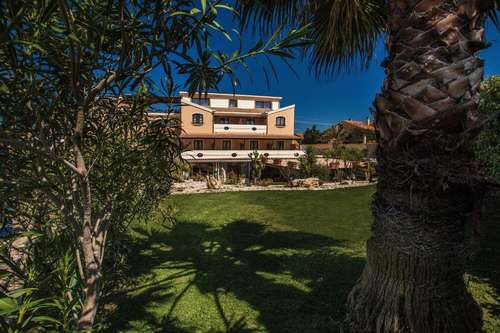 www.hotelraffael.com