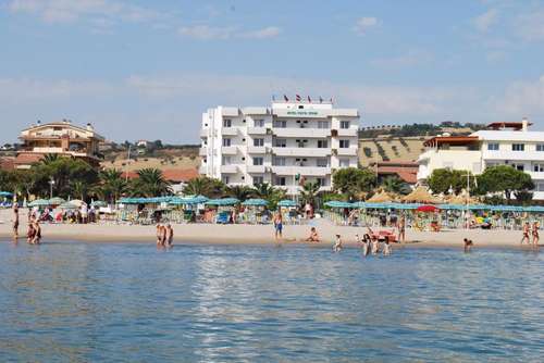 www.hotel-costaverde.com