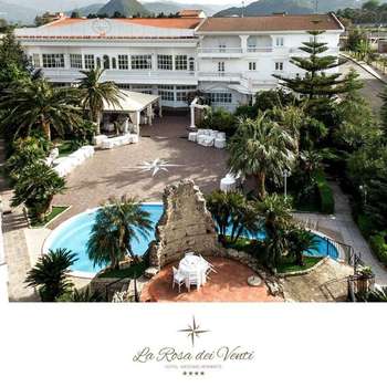 www.larosadeiventihotel.it