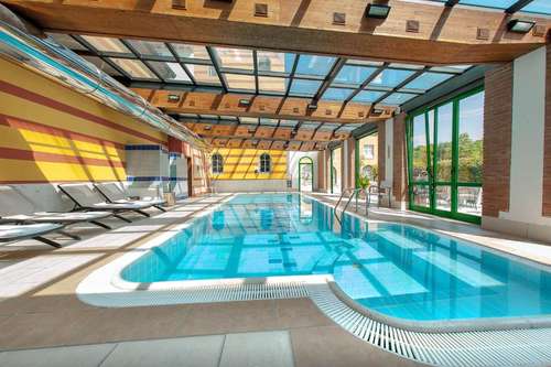 www.hotelvillamalaspina.com