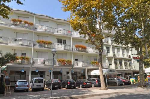 www.aparthotelpineda.eu
